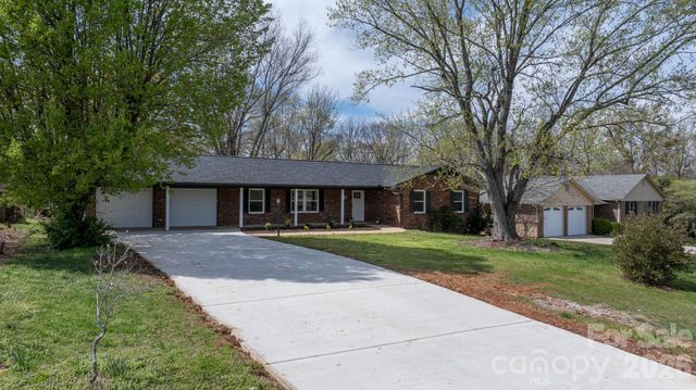 715 Sunridge Drive, Lincolnton, NC 28092