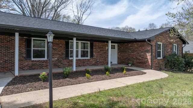 715 Sunridge Drive, Lincolnton, NC 28092