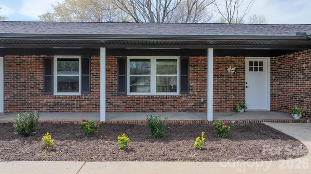 715 Sunridge Drive, Lincolnton, NC 28092