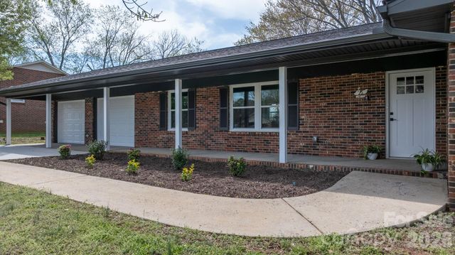 715 Sunridge Drive, Lincolnton, NC 28092