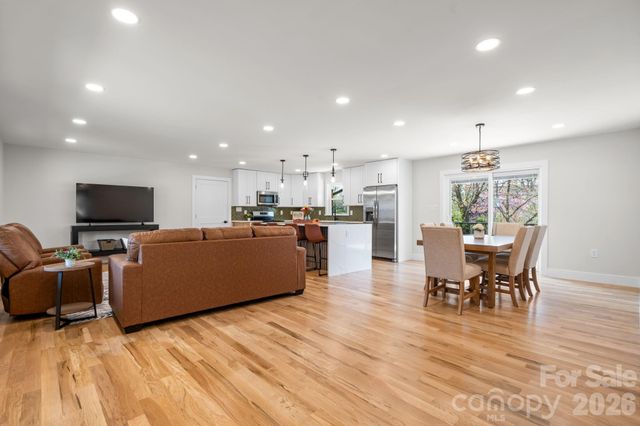 715 Sunridge Drive, Lincolnton, NC 28092