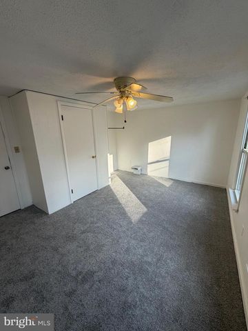 807 W MAIN ST, Waynesboro, PA 17268