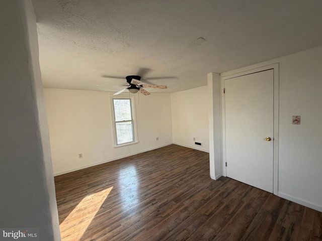 807 W MAIN ST, Waynesboro, PA 17268