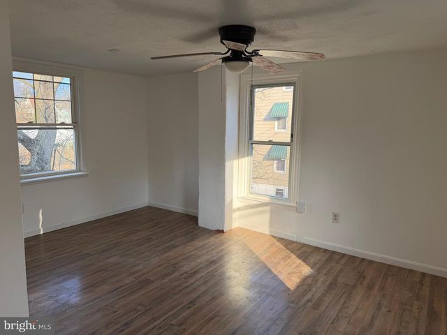 807 W MAIN ST, Waynesboro, PA 17268