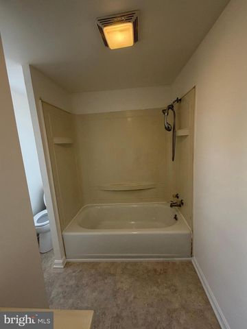 807 W MAIN ST, Waynesboro, PA 17268