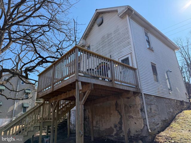 807 W MAIN ST, Waynesboro, PA 17268