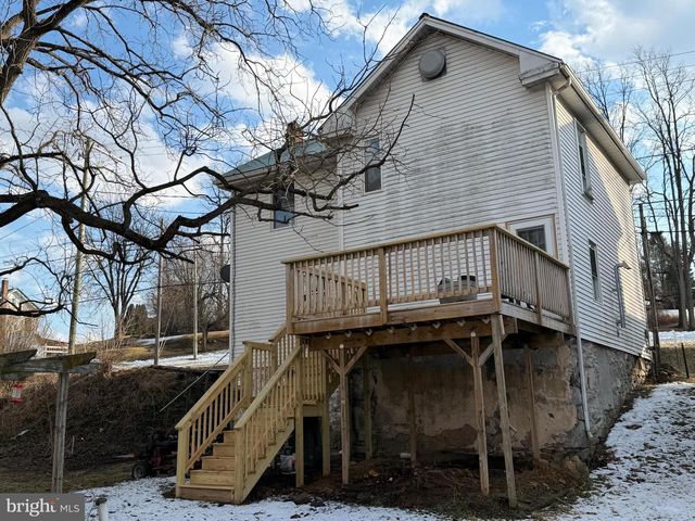 807 W MAIN ST, Waynesboro, PA 17268