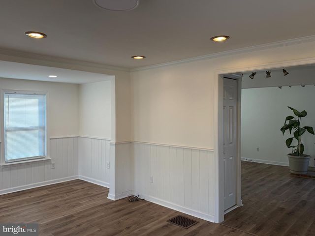 807 W MAIN ST, Waynesboro, PA 17268