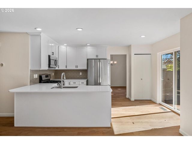 15469 Nw TRAKEHNER Way, Portland, OR 97229