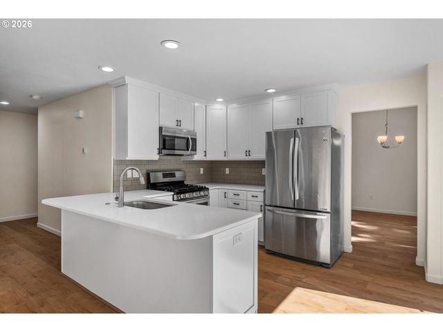 15469 Nw TRAKEHNER Way, Portland, OR 97229