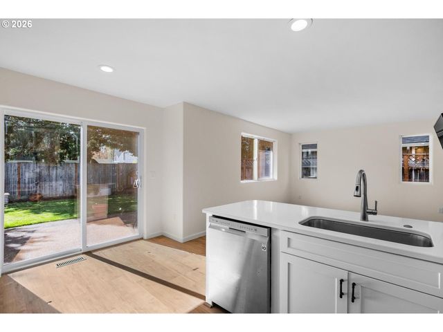 15469 Nw TRAKEHNER Way, Portland, OR 97229