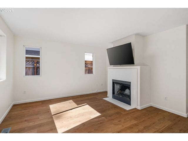 15469 Nw TRAKEHNER Way, Portland, OR 97229