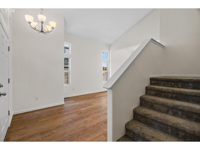 15469 Nw TRAKEHNER Way, Portland, OR 97229