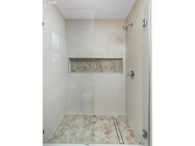 15469 Nw TRAKEHNER Way, Portland, OR 97229