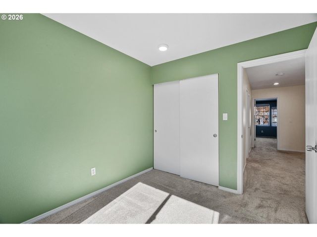 15469 Nw TRAKEHNER Way, Portland, OR 97229