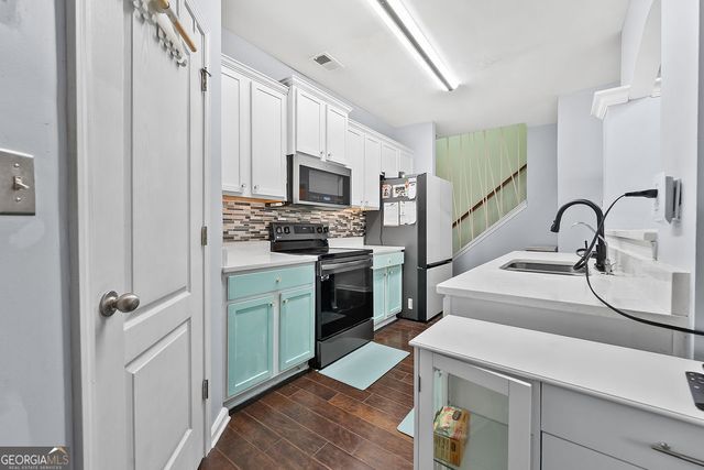 589 Woodland Park Ter, Lawrenceville, GA 30043