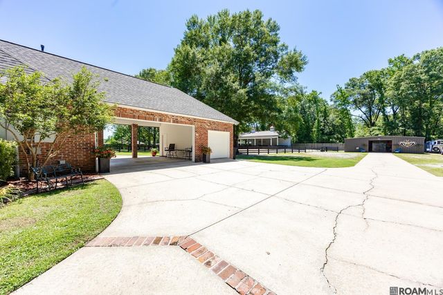 19919 Tucker Rd, Zachary, LA 70791