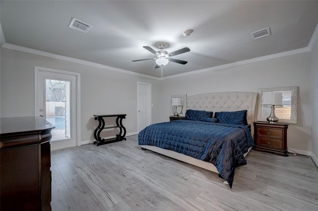 919 Mockingbird Way, Sugar Land, TX 77478