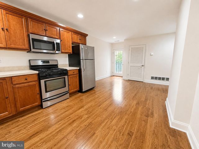 2005 N 17TH ST, Philadelphia, PA 19121