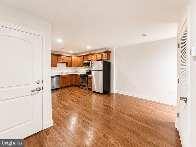 2005 N 17TH ST, Philadelphia, PA 19121