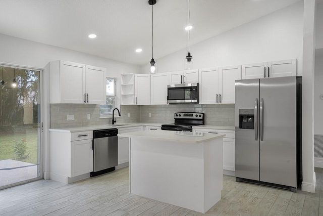 673 Cavern Terrace, Sebastian, FL 32958