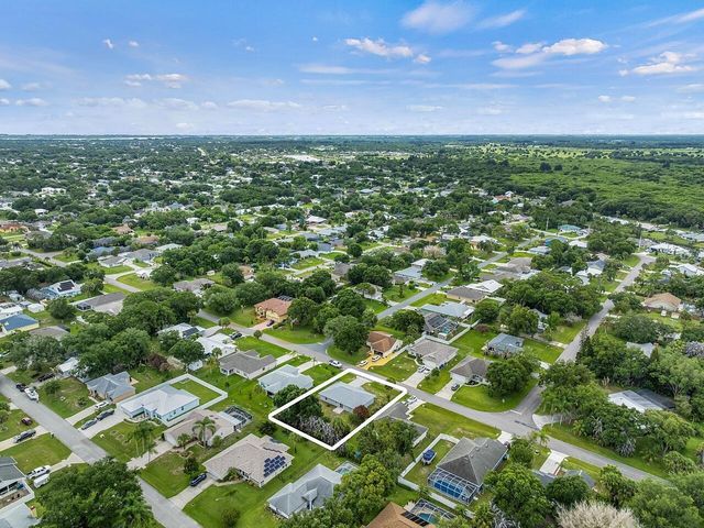 673 Cavern Terrace, Sebastian, FL 32958
