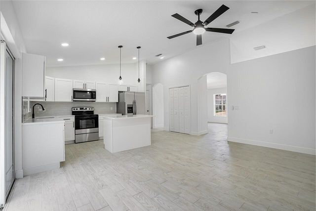 673 Cavern Terrace, Sebastian, FL 32958