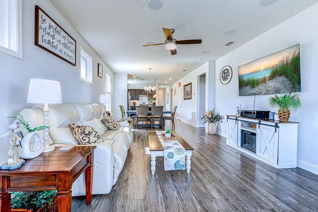 1352 Littleleaf Loop, North Myrtle Beach, SC 29582