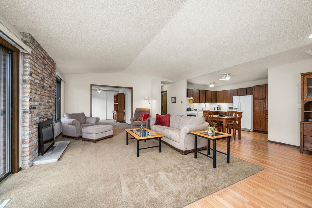 1070 Zanzibar Lane N, Plymouth, MN 55447 — photo 2
