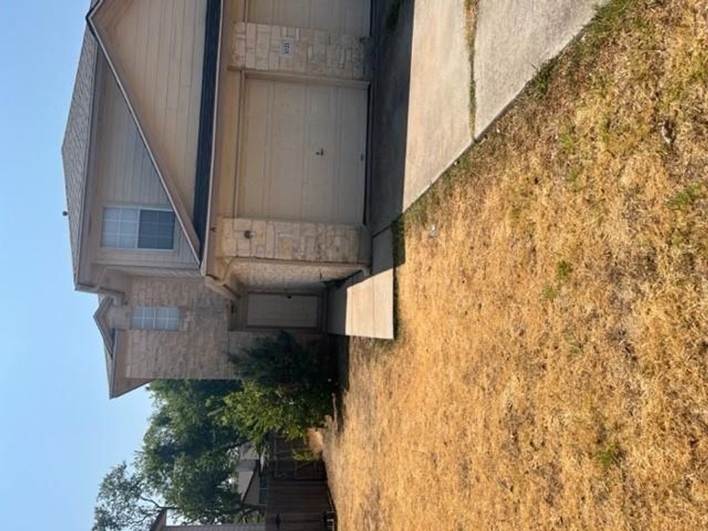 1021 Christopher Ave A, Round Rock, TX 78681