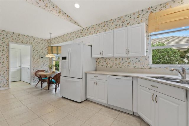 108 VENICE PALMS BOULEVARD 1, Venice, FL 34292