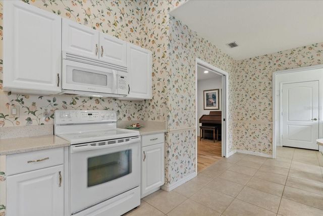108 VENICE PALMS BOULEVARD 1, Venice, FL 34292
