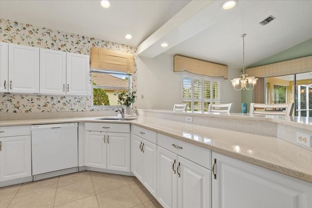 108 VENICE PALMS BOULEVARD 1, Venice, FL 34292