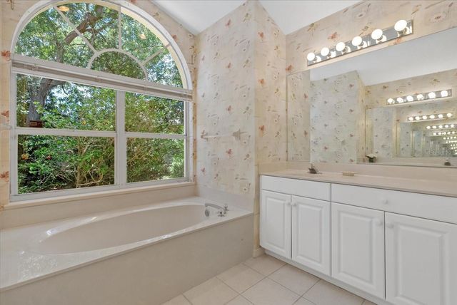 108 VENICE PALMS BOULEVARD 1, Venice, FL 34292