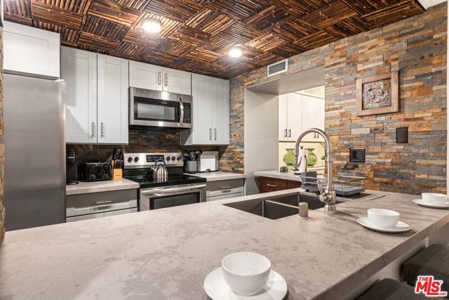 600 W 9th Street 115, Los Angeles, CA 90015