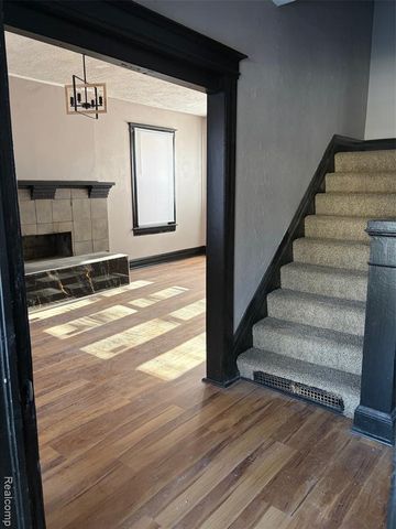 909 Burlingame Street, Detroit, MI 48202