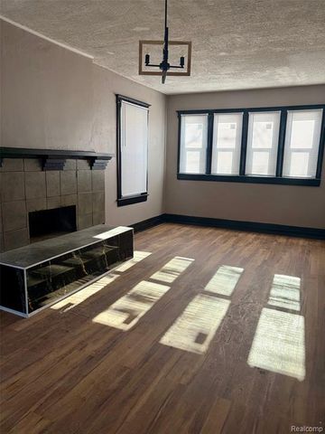 909 Burlingame Street, Detroit, MI 48202