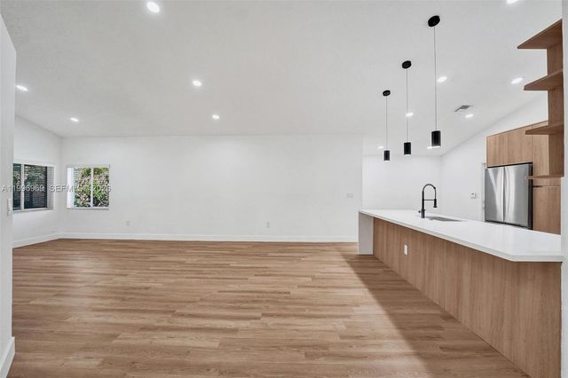 10153 NW 3rd Ct, Plantation, FL 33324