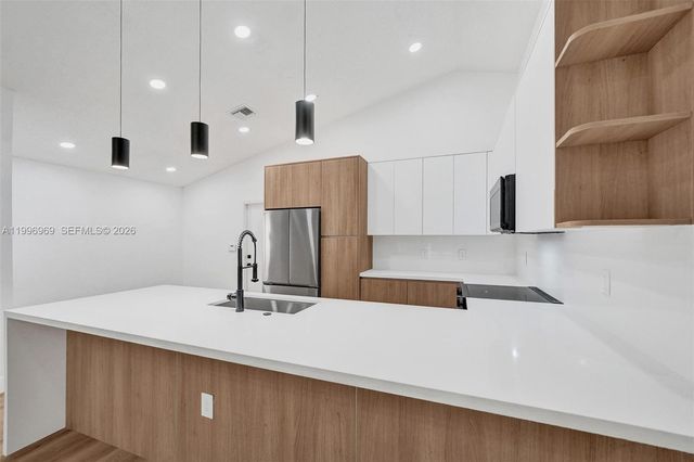 10153 NW 3rd Ct, Plantation, FL 33324