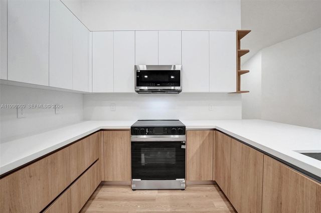 10153 NW 3rd Ct, Plantation, FL 33324