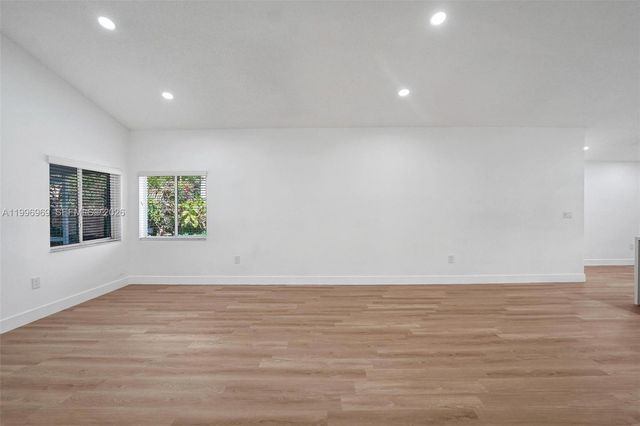 10153 NW 3rd Ct, Plantation, FL 33324