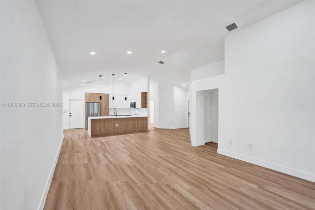 10153 NW 3rd Ct, Plantation, FL 33324