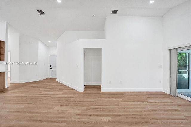 10153 NW 3rd Ct, Plantation, FL 33324