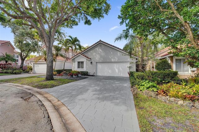 10153 NW 3rd Ct, Plantation, FL 33324