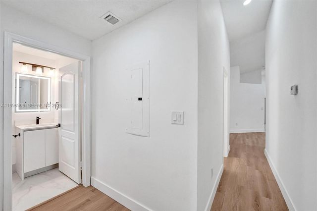 10153 NW 3rd Ct, Plantation, FL 33324