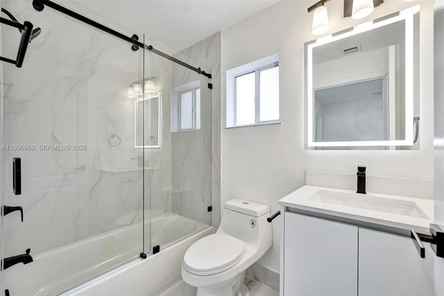 10153 NW 3rd Ct, Plantation, FL 33324