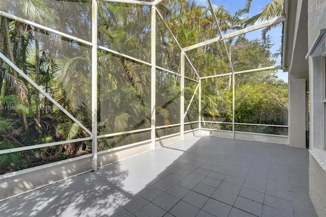 10153 NW 3rd Ct, Plantation, FL 33324