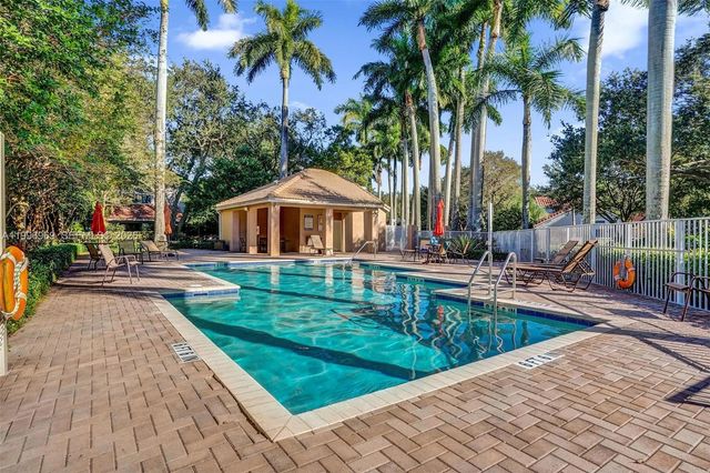 10153 NW 3rd Ct, Plantation, FL 33324