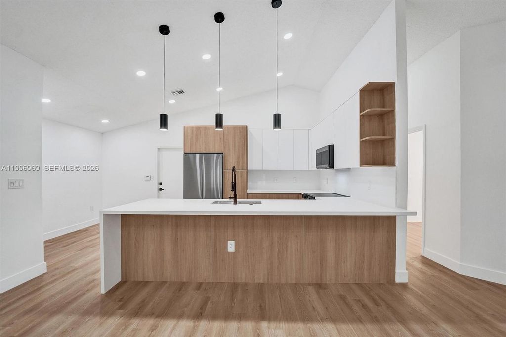 10153 NW 3rd Ct, Plantation, FL 33324