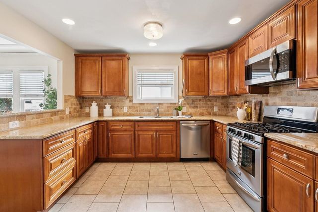 845 Woodland AVE, San Leandro, CA 94577